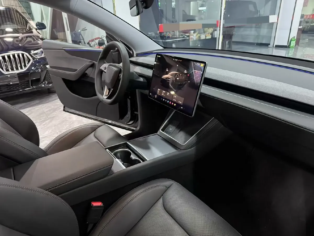 2025 Tesla Model Y BEV 62.5KWH,autocango,china used car exporter,china ev exporter,chinese used car exporter,chinese used ev exporter