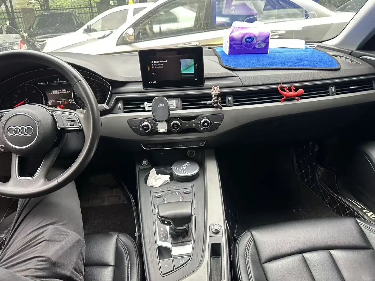 2019 Audi A4L 2.0T 190HP L4 7DCT,autocango,china used car exporter,china ev exporter,chinese used car exporter,chinese used ev exporter