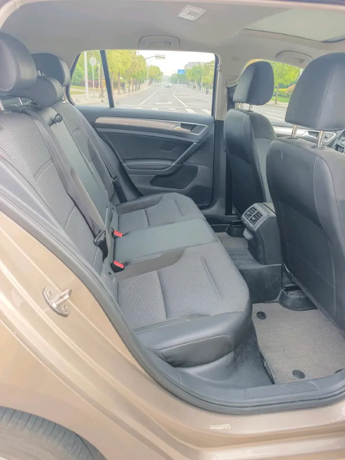 2018 Volkswagen Golf 1.6L 110HP L4 6AT,autocango,china used car exporter,china ev exporter,chinese used car exporter,chinese used ev exporter