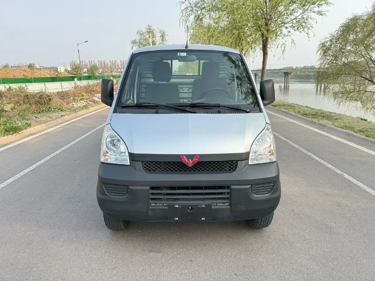 2020 WuLing RongGuang Mini Truck 1.5L 99HP L4 5MT,autocango,china used car exporter,china ev exporter,chinese used car exporter,chinese used ev exporter
