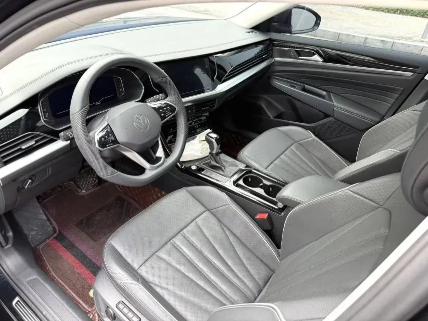 2024 Volkswagen Passat 2.0T 186HP L4 7DCT,autocango,china used car exporter,china ev exporter,chinese used car exporter,chinese used ev exporter