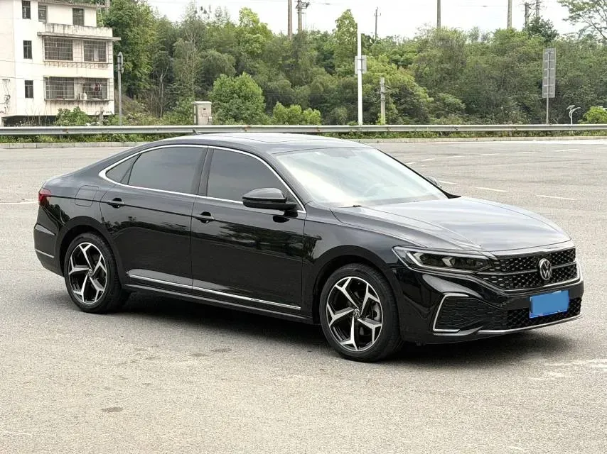 2024 Volkswagen Passat 2.0T 186HP L4 7DCT,autocango,china used car exporter,china ev exporter,chinese used car exporter,chinese used ev exporter
