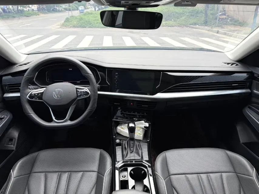2024 Volkswagen Passat 2.0T 186HP L4 7DCT,autocango,china used car exporter,china ev exporter,chinese used car exporter,chinese used ev exporter