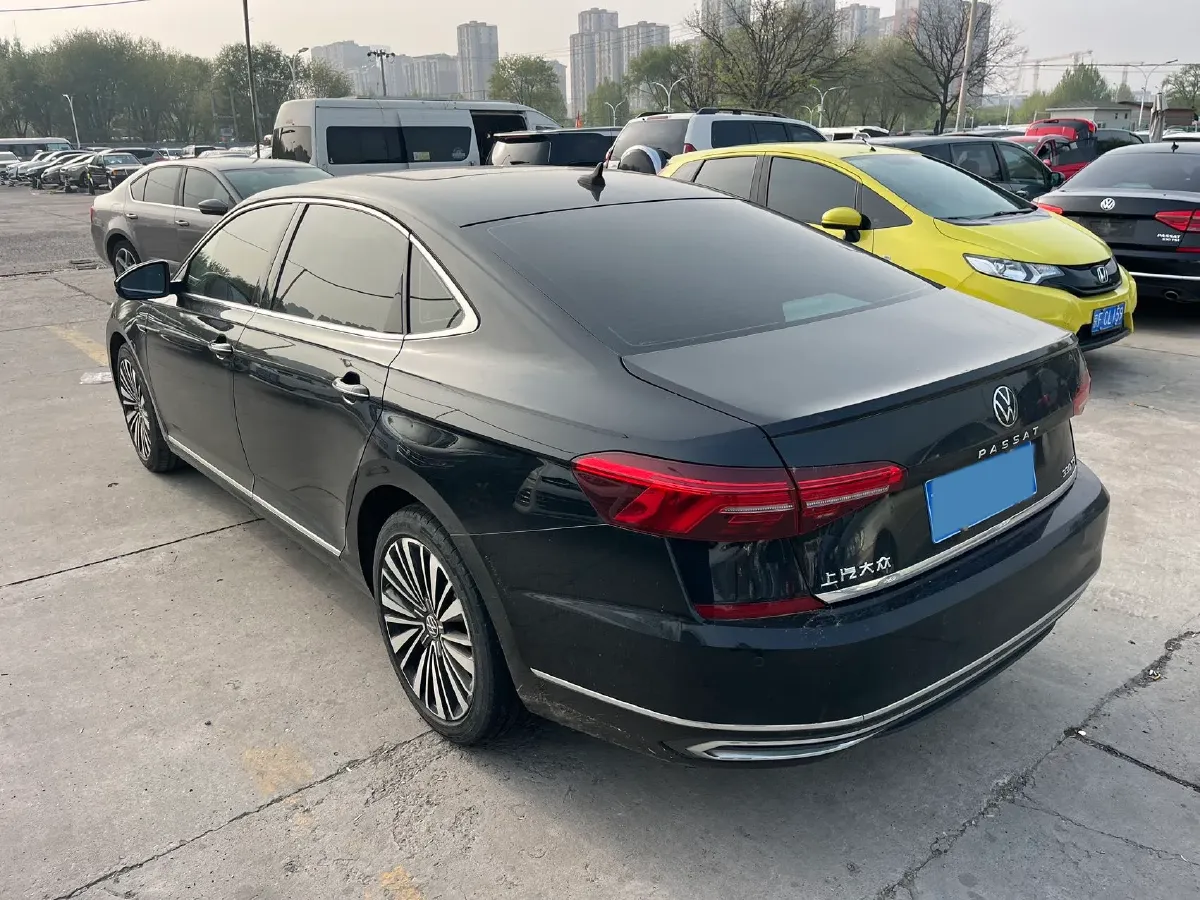 2021 Volkswagen Passat 2.0T 186HP L4 7DCT,autocango,china used car exporter,china ev exporter,chinese used car exporter,chinese used ev exporter