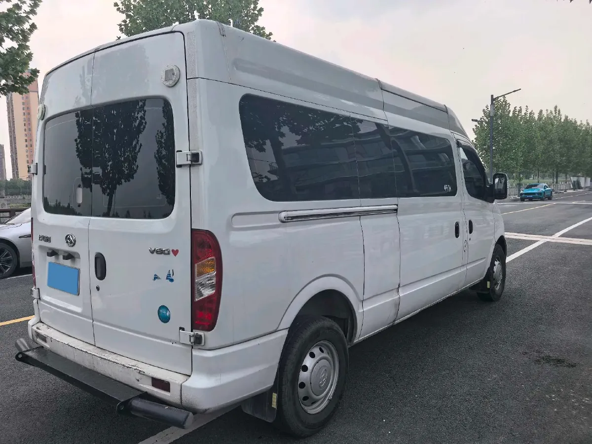 2019 MAXUS XinTu V80 2.0T 139HP L4 6MT,autocango,china used car exporter,china ev exporter,chinese used car exporter,chinese used ev exporter