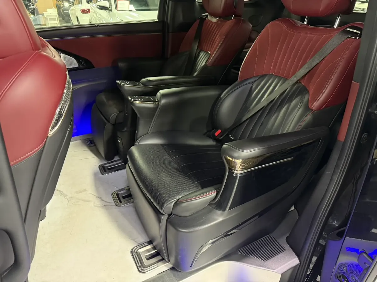 2024 GAC Trumpchi M8 2.0T 252HP L4 8AT,autocango,china used car exporter,china ev exporter,chinese used car exporter,chinese used ev exporter