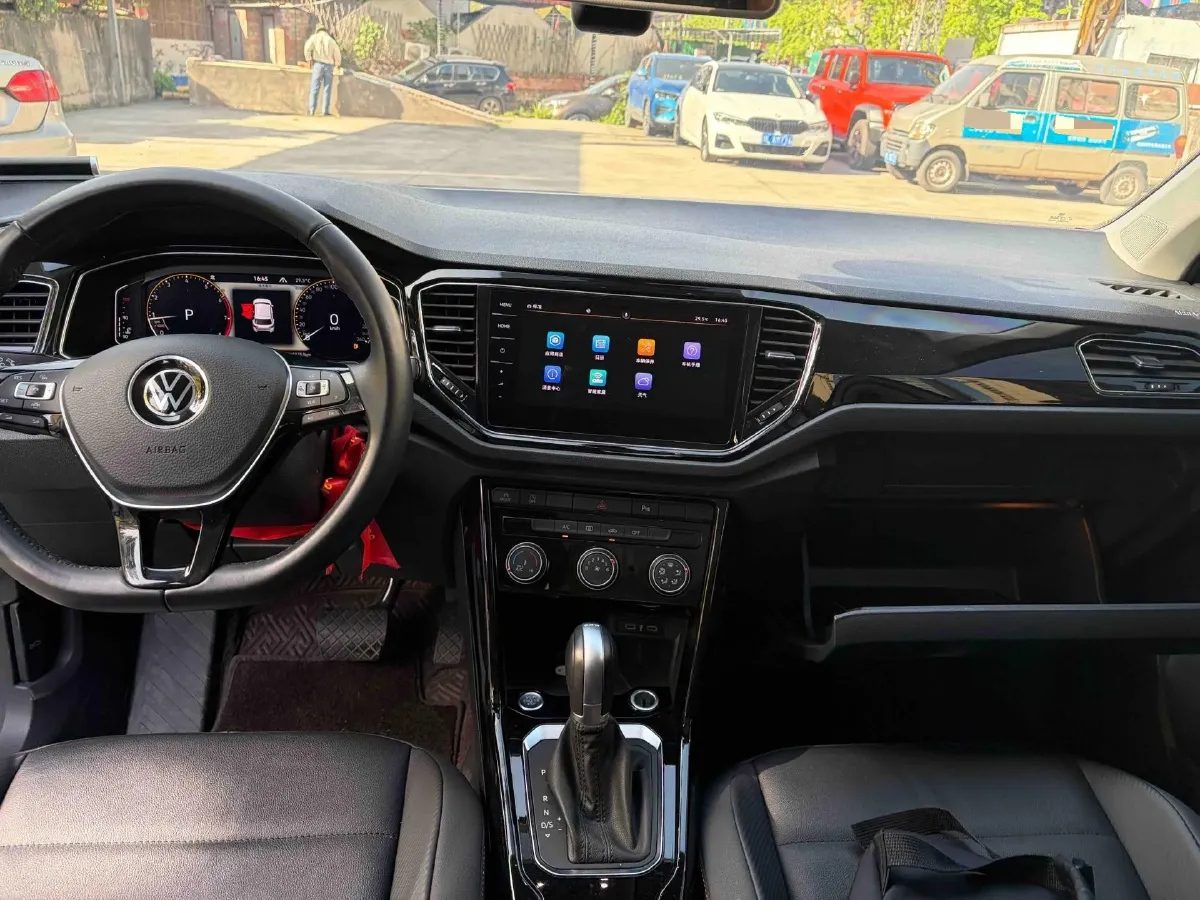 2022 Volkswagen T-Roc 1.4T 150HP L4 7DCT,autocango,china used car exporter,china ev exporter,chinese used car exporter,chinese used ev exporter