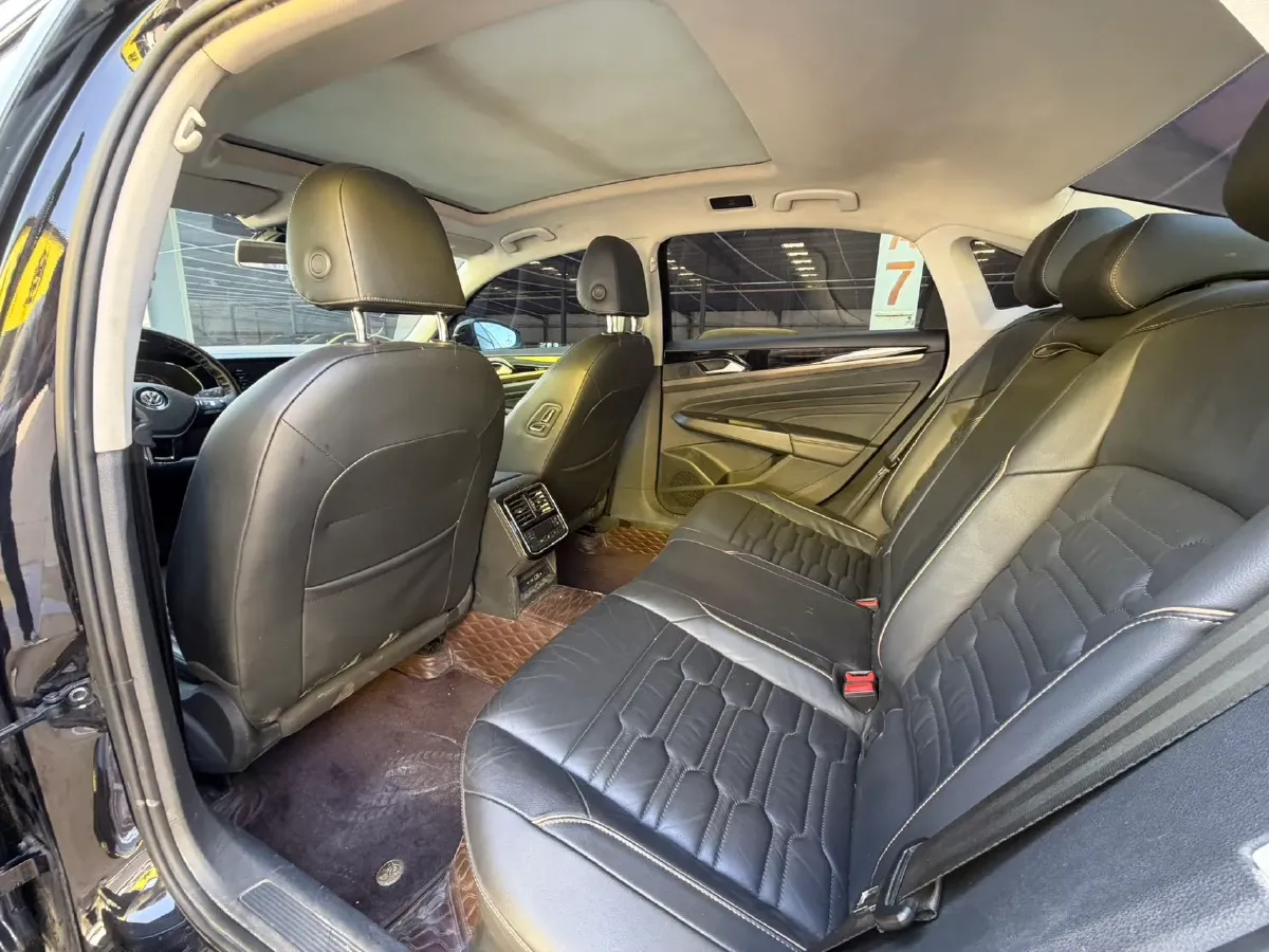 2020 Volkswagen Passat 2.0T 186HP L4 7DCT,autocango,china used car exporter,china ev exporter,chinese used car exporter,chinese used ev exporter