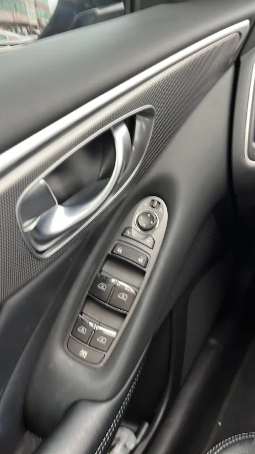 2018 Jeep Grand Commander 2.0T 265HP L4 9AT,autocango,china used car exporter,china ev exporter,chinese used car exporter,chinese used ev exporter