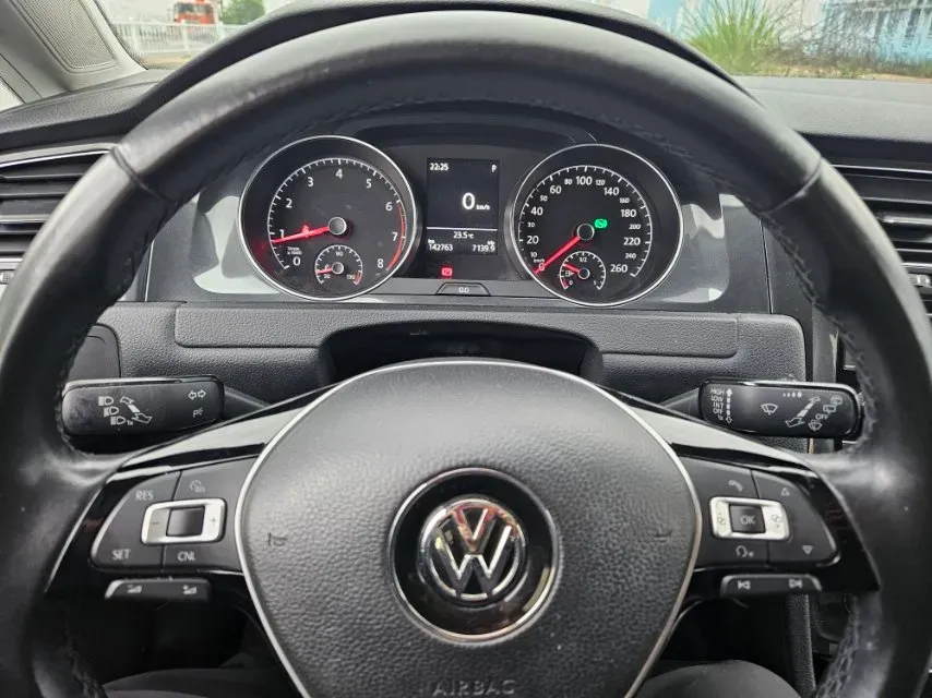 2018 Volkswagen Golf 1.6L 110HP L4 6AT,autocango,china used car exporter,china ev exporter,chinese used car exporter,chinese used ev exporter