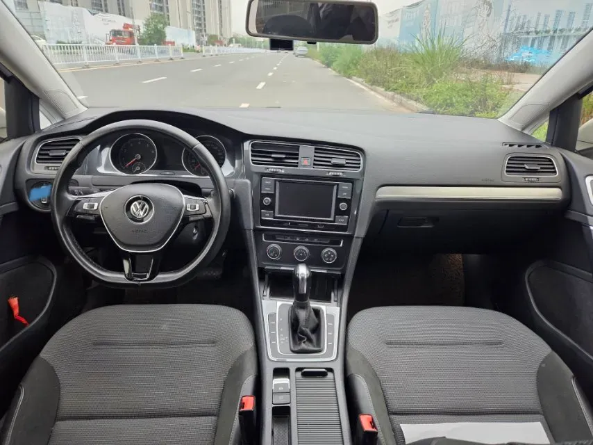 2018 Volkswagen Golf 1.6L 110HP L4 6AT,autocango,china used car exporter,china ev exporter,chinese used car exporter,chinese used ev exporter