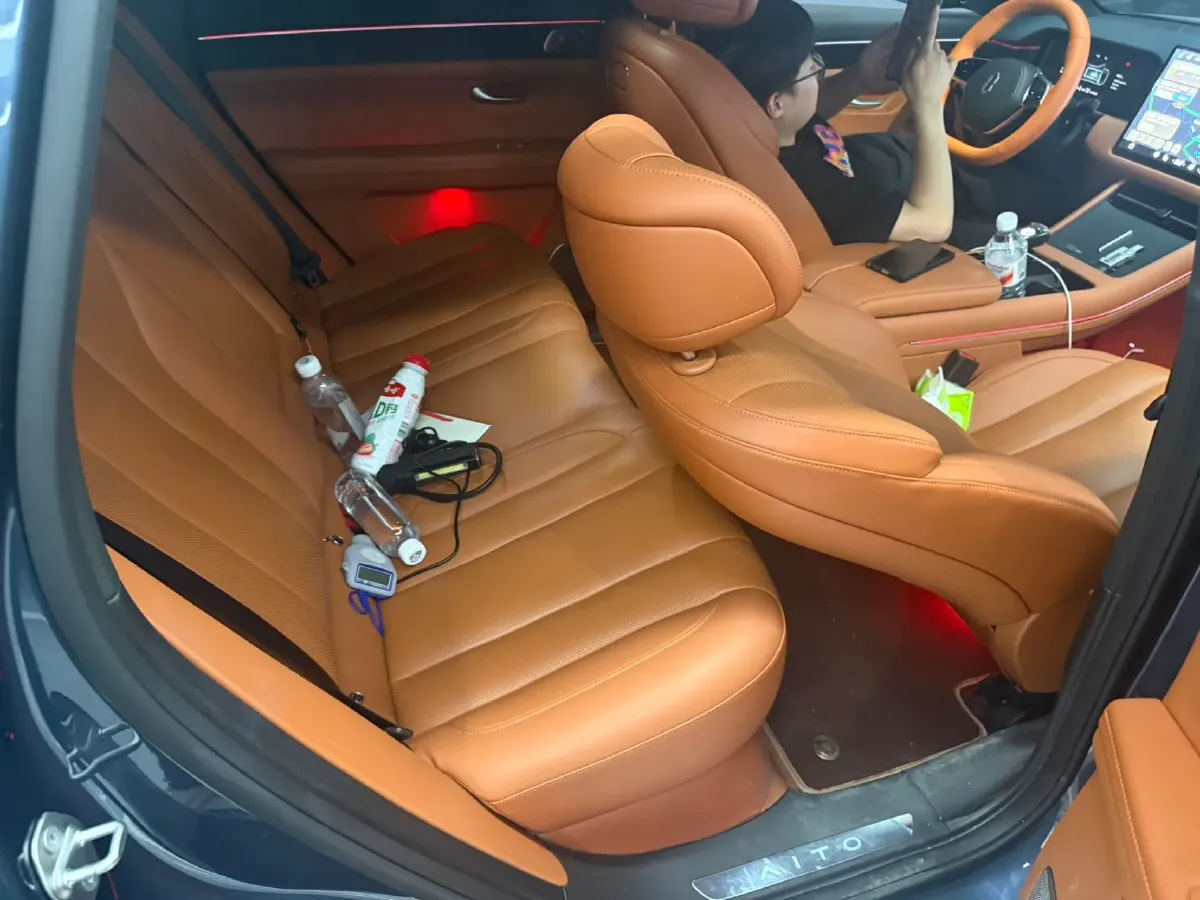 2024 AITO AITO M7 1.5T 152HP L4 REEV 42KWH,autocango,china used car exporter,china ev exporter,chinese used car exporter,chinese used ev exporter