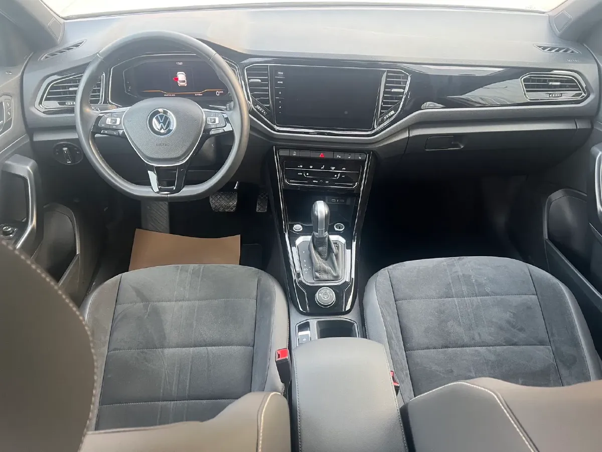 2021 Volkswagen T-Roc 1.4T 150HP L4 7DCT,autocango,china used car exporter,china ev exporter,chinese used car exporter,chinese used ev exporter