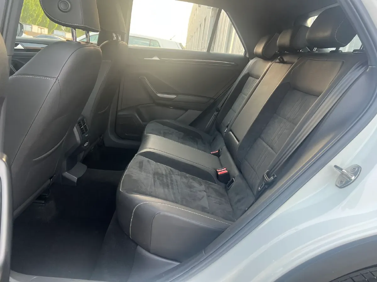 2021 Volkswagen T-Roc 1.4T 150HP L4 7DCT,autocango,china used car exporter,china ev exporter,chinese used car exporter,chinese used ev exporter