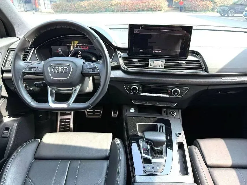 2023 Audi Q5L 2.0T 190HP L4 7DCT,autocango,china used car exporter,china ev exporter,chinese used car exporter,chinese used ev exporter