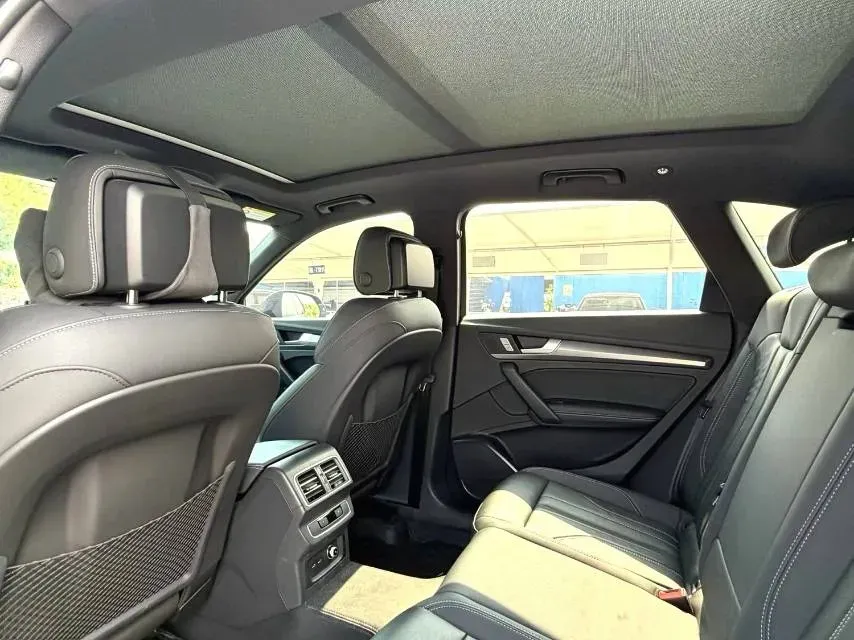 2023 Audi Q5L 2.0T 190HP L4 7DCT,autocango,china used car exporter,china ev exporter,chinese used car exporter,chinese used ev exporter