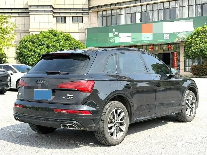 2023 Audi Q5L 2.0T 190HP L4 7DCT,autocango,china used car exporter,china ev exporter,chinese used car exporter,chinese used ev exporter
