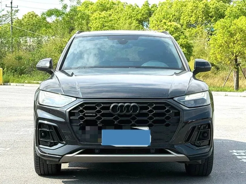 2023 Audi Q5L 2.0T 190HP L4 7DCT,autocango,china used car exporter,china ev exporter,chinese used car exporter,chinese used ev exporter