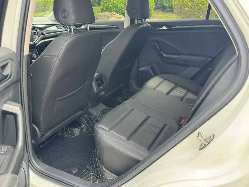 2022 Volkswagen T-Roc 1.4T 150HP L4 7DCT,autocango,china used car exporter,china ev exporter,chinese used car exporter,chinese used ev exporter