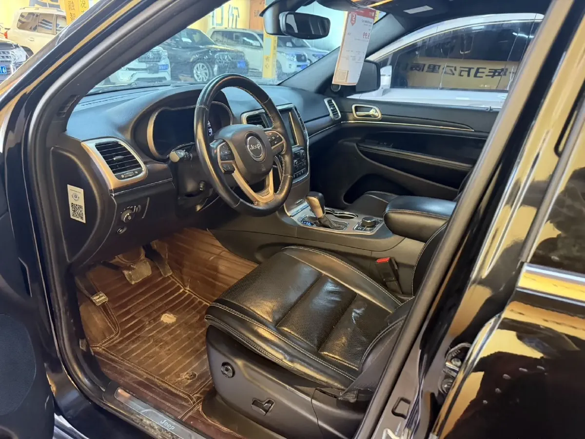 2017 Jeep Grand Cherokee 3.0L 234HP V6 8AT,autocango,china used car exporter,china ev exporter,chinese used car exporter,chinese used ev exporter