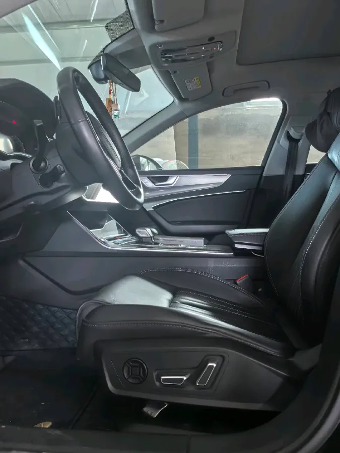 2023 Audi A6L 2.0T 190HP L4 7DCT,autocango,china used car exporter,china ev exporter,chinese used car exporter,chinese used ev exporter