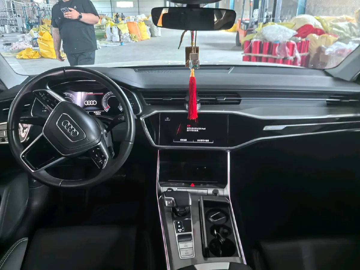 2023 Audi A6L 2.0T 190HP L4 7DCT,autocango,china used car exporter,china ev exporter,chinese used car exporter,chinese used ev exporter