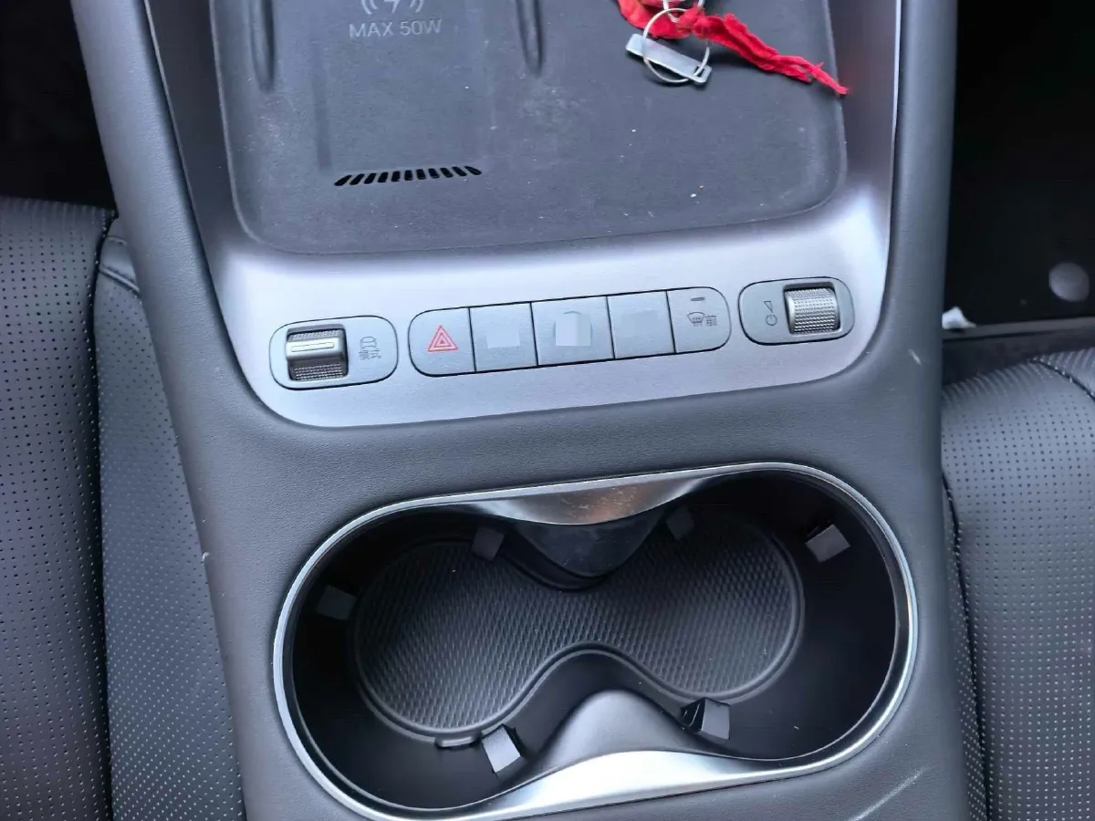 2025 LanDian E5 PLUS 1.5L 95HP L4 E-CVT PHEV,autocango,china used car exporter,china ev exporter,chinese used car exporter,chinese used ev exporter