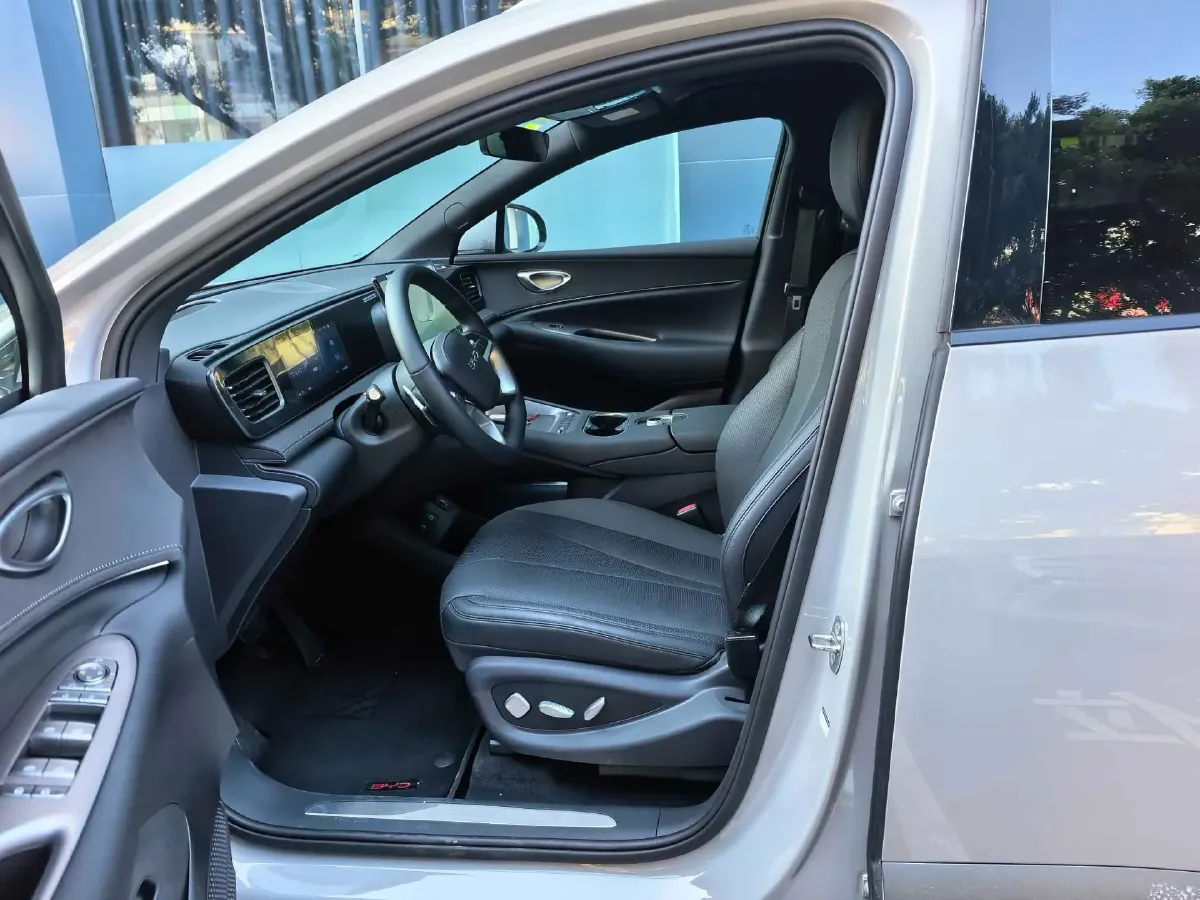 2025 LanDian E5 PLUS 1.5L 95HP L4 E-CVT PHEV,autocango,china used car exporter,china ev exporter,chinese used car exporter,chinese used ev exporter