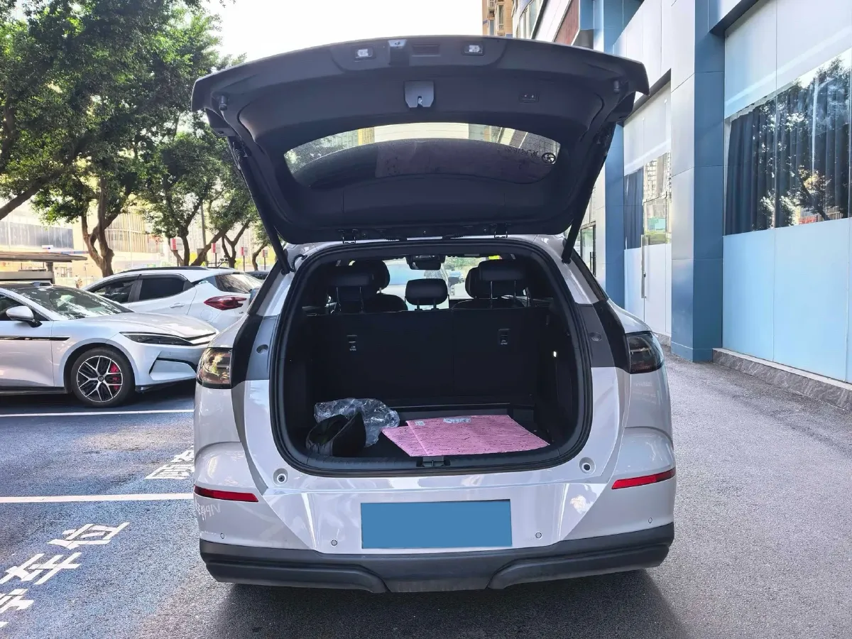 2025 LanDian E5 PLUS 1.5L 95HP L4 E-CVT PHEV,autocango,china used car exporter,china ev exporter,chinese used car exporter,chinese used ev exporter