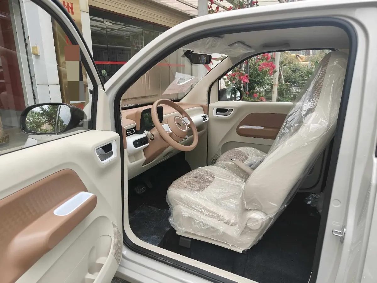 2014 WuLing HongGuang 1.2L 86HP L4 5MT,autocango,china used car exporter,china ev exporter,chinese used car exporter,chinese used ev exporter