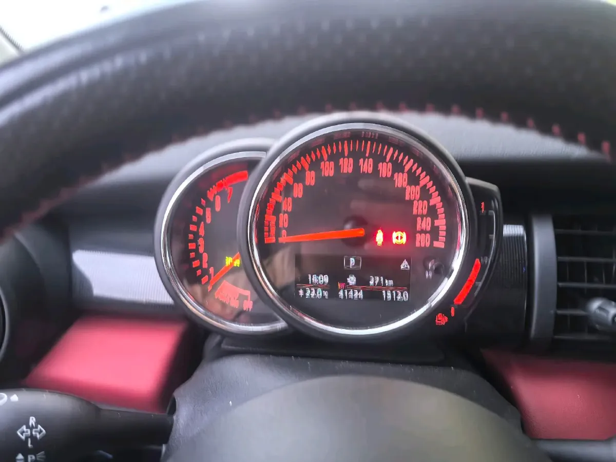 2021 MINI MINI 2.0T 192HP L4 7DCT,autocango,china used car exporter,china ev exporter,chinese used car exporter,chinese used ev exporter