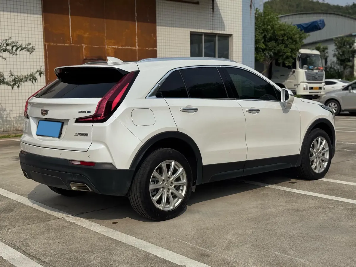 2022 Cadillac XT4 2.0T 237HP L4 9AT,autocango,china used car exporter,china ev exporter,chinese used car exporter,chinese used ev exporter