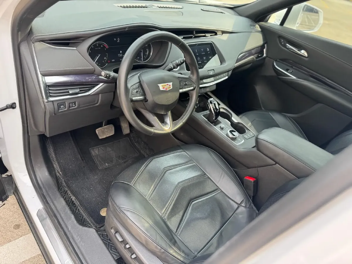 2022 Cadillac XT4 2.0T 237HP L4 9AT,autocango,china used car exporter,china ev exporter,chinese used car exporter,chinese used ev exporter