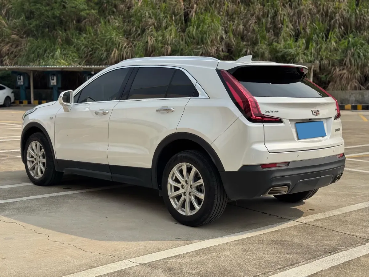 2022 Cadillac XT4 2.0T 237HP L4 9AT,autocango,china used car exporter,china ev exporter,chinese used car exporter,chinese used ev exporter