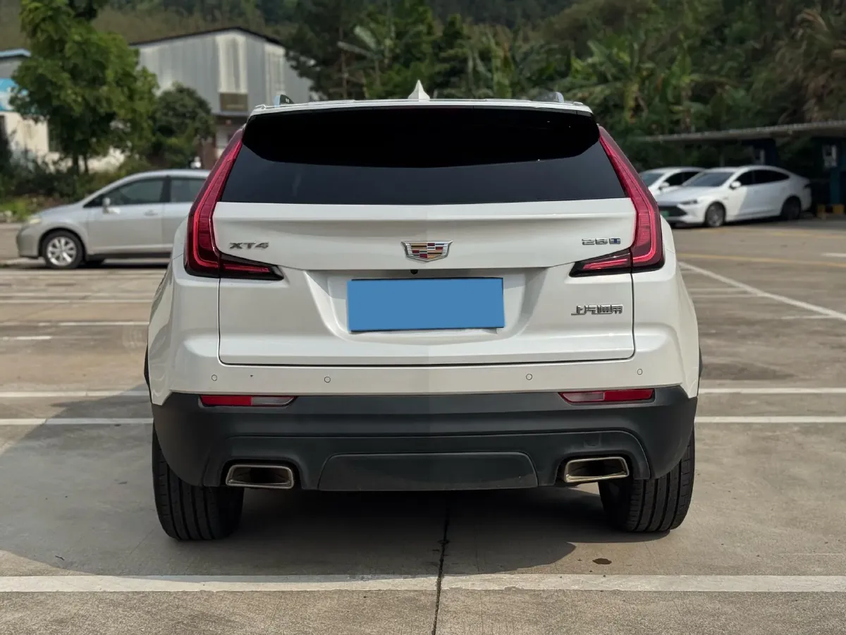 2022 Cadillac XT4 2.0T 237HP L4 9AT,autocango,china used car exporter,china ev exporter,chinese used car exporter,chinese used ev exporter