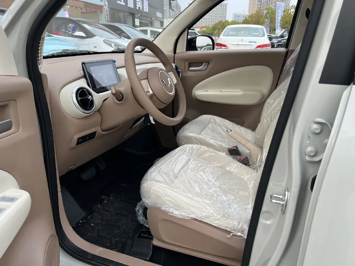 2025 WuLing HongGuang MINI EV BEV 16.2KWH,autocango,china used car exporter,china ev exporter,chinese used car exporter,chinese used ev exporter