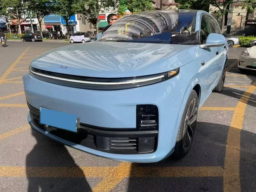 2023 Li L7 Range Extended 154HP REEV 40.9KWH,autocango,china used car exporter,china ev exporter,chinese used car exporter,chinese used ev exporter