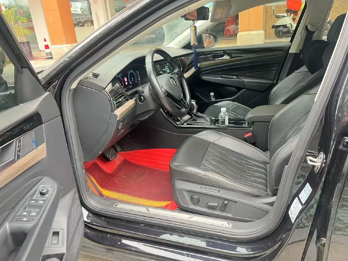 2019 Volvo V40 1.5T 152HP L4 6AT,autocango,china used car exporter,china ev exporter,chinese used car exporter,chinese used ev exporter