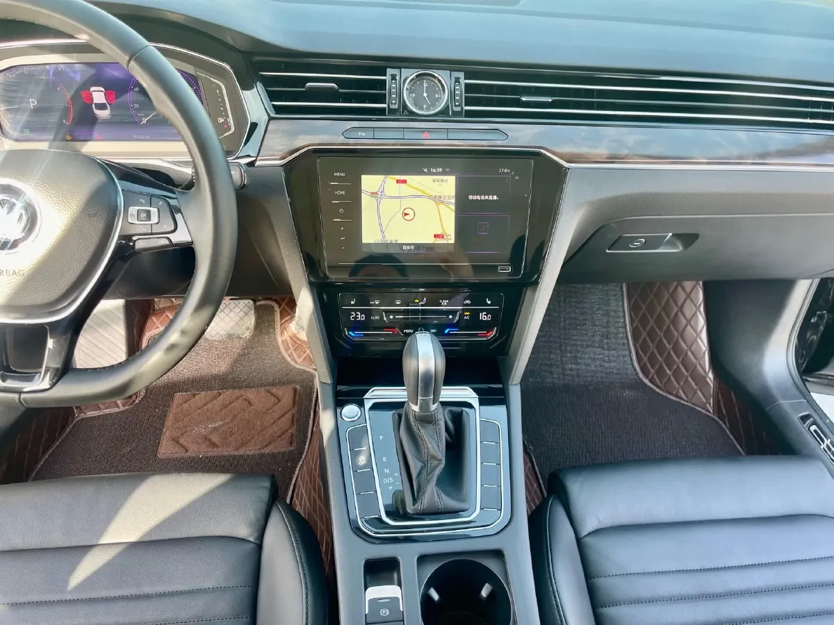 2018 Volkswagen Magotan 2.0T 220HP L4 7DCT,autocango,china used car exporter,china ev exporter,chinese used car exporter,chinese used ev exporter