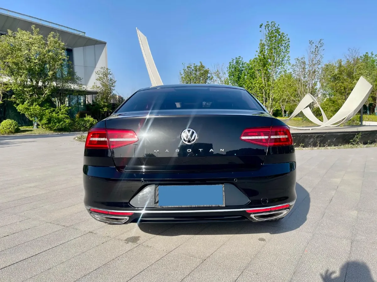 2018 Volkswagen Magotan 2.0T 220HP L4 7DCT,autocango,china used car exporter,china ev exporter,chinese used car exporter,chinese used ev exporter