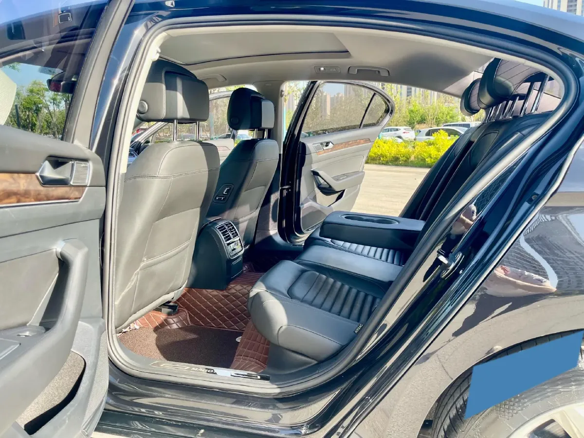 2018 Volkswagen Magotan 2.0T 220HP L4 7DCT,autocango,china used car exporter,china ev exporter,chinese used car exporter,chinese used ev exporter