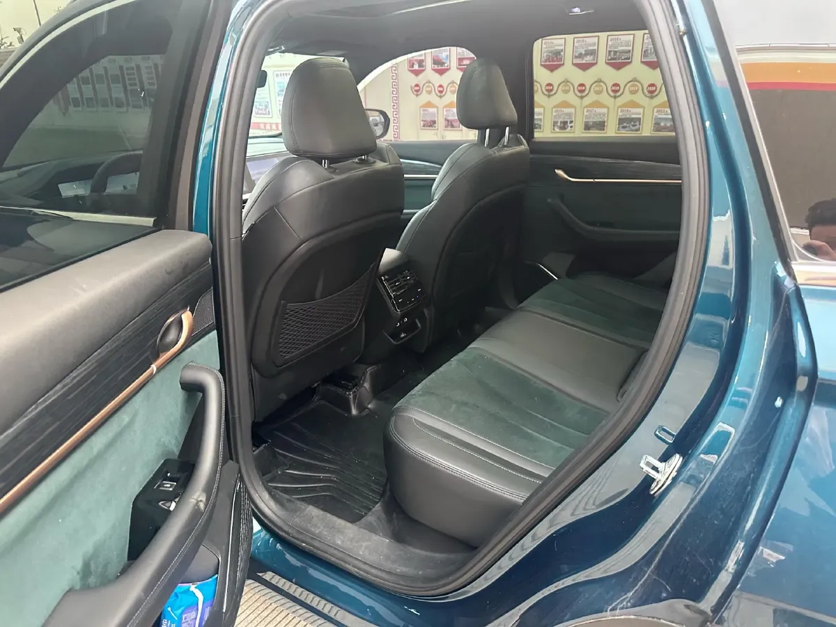 2021 Geely Monjaro 2.0T 218HP L4 7DCT,autocango,china used car exporter,china ev exporter,chinese used car exporter,chinese used ev exporter