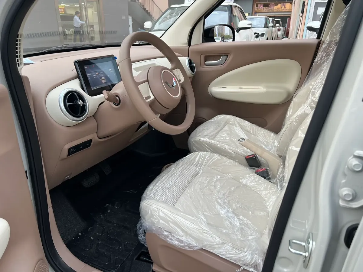 2025 WuLing HongGuang MINI EV BEV 16.2KWH,autocango,china used car exporter,china ev exporter,chinese used car exporter,chinese used ev exporter