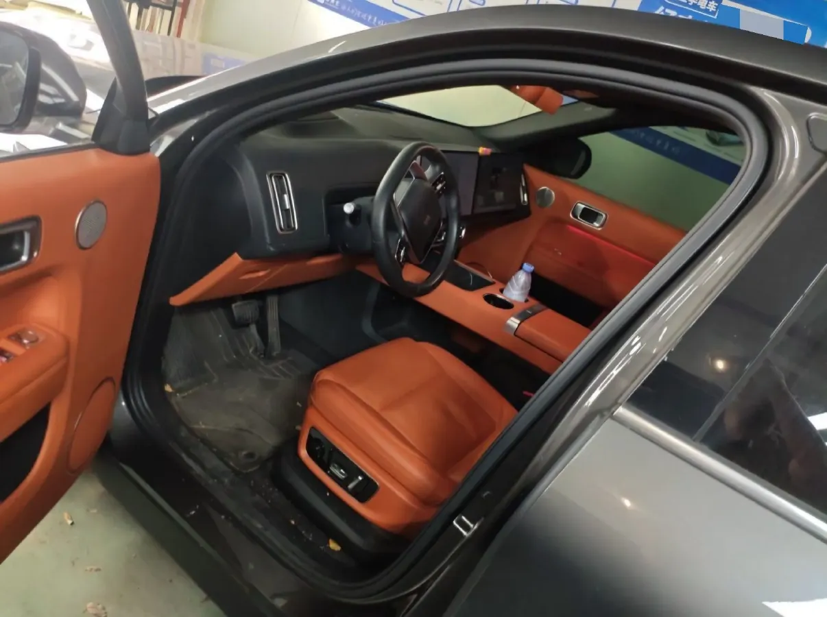 2023 Li L8 Range Extended 154HP REEV 40.9KWH,autocango,china used car exporter,china ev exporter,chinese used car exporter,chinese used ev exporter