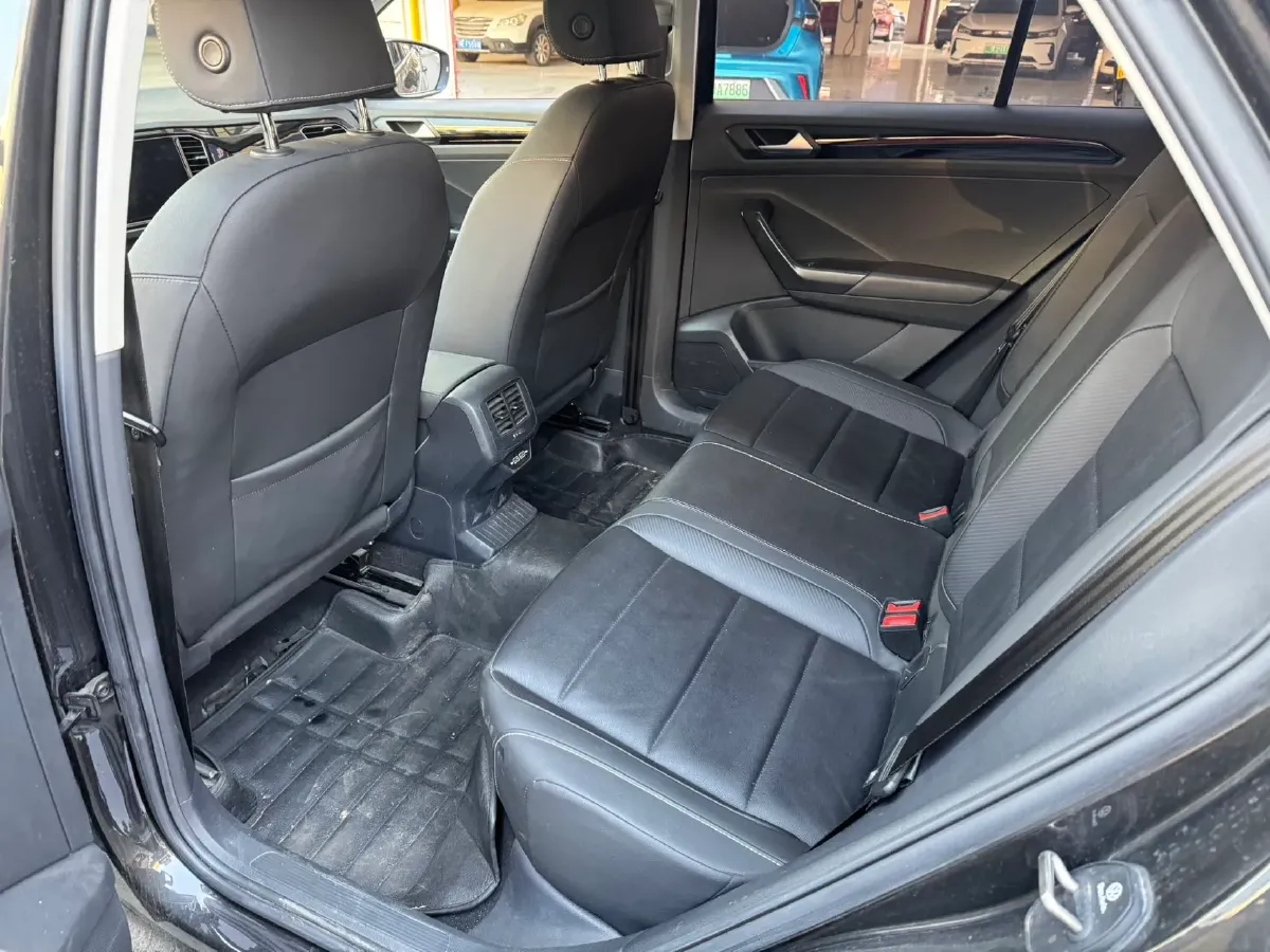 2021 Volkswagen T-Roc 1.4T 150HP L4 7DCT,autocango,china used car exporter,china ev exporter,chinese used car exporter,chinese used ev exporter