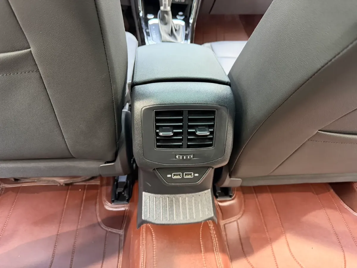 2022 Volkswagen T-Roc 1.4T 150HP L4 7DCT,autocango,china used car exporter,china ev exporter,chinese used car exporter,chinese used ev exporter