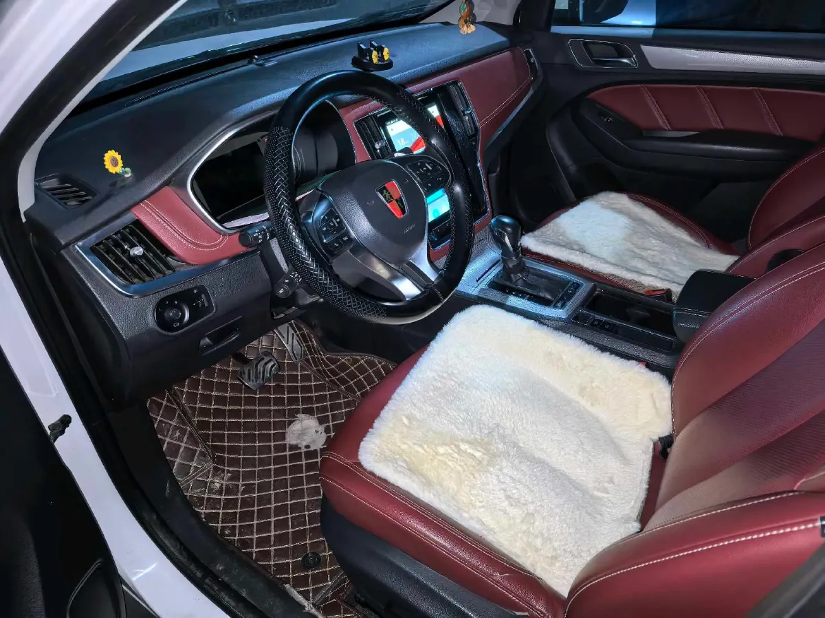 2018 Roewe RX5 2.0T 220HP L4 6DCT,autocango,china used car exporter,china ev exporter,chinese used car exporter,chinese used ev exporter