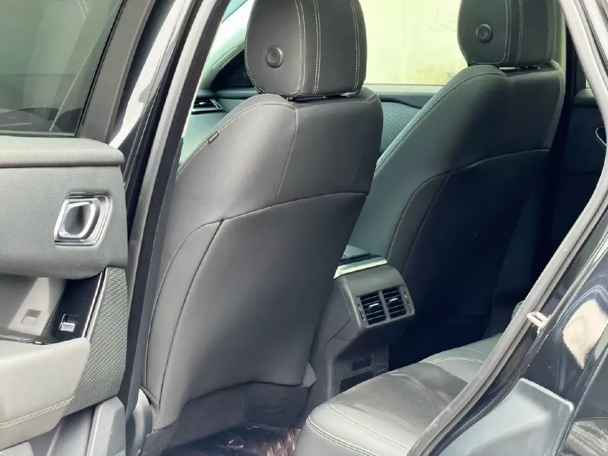 2019 Land Rover Range Rover Velar 2.0T 250HP L4 8AT,autocango,china used car exporter,china ev exporter,chinese used car exporter,chinese used ev exporter