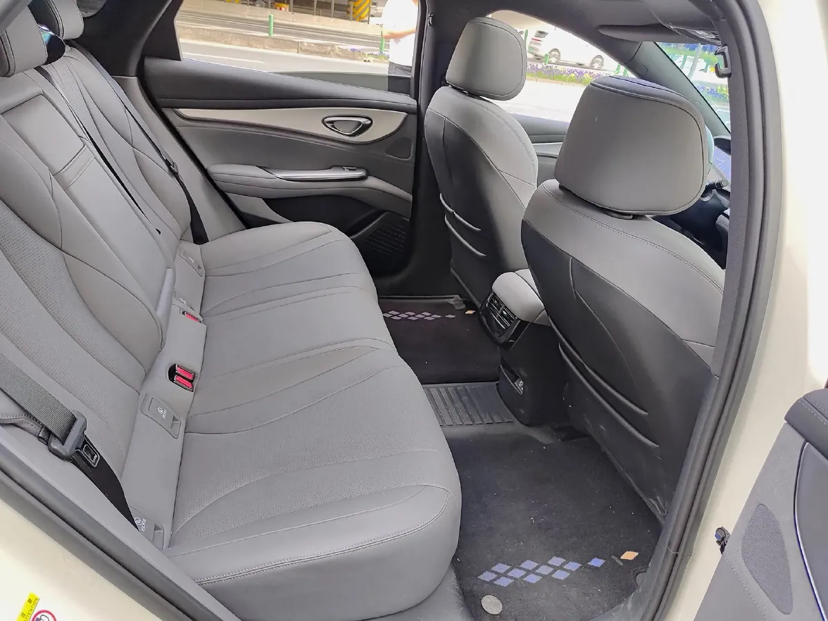 2025 BYD Seal07 DM-i 1.5L 101HP L4 E-CVT PHEV 17.6KWH,autocango,china used car exporter,china ev exporter,chinese used car exporter,chinese used ev exporter