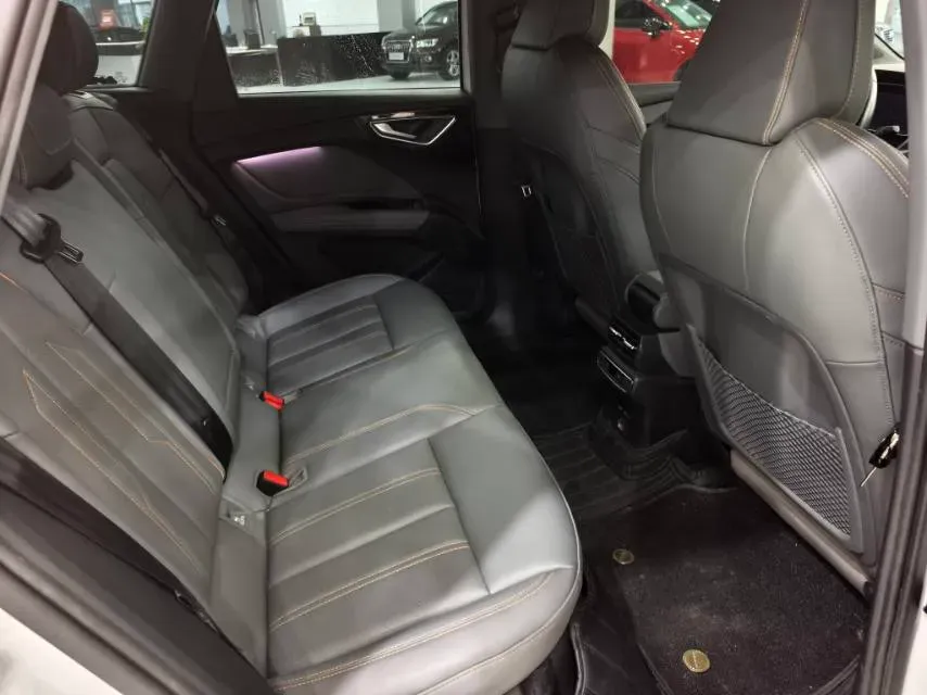 2024 Audi Q4 e-tron BEV 84.8KWH,autocango,china used car exporter,china ev exporter,chinese used car exporter,chinese used ev exporter